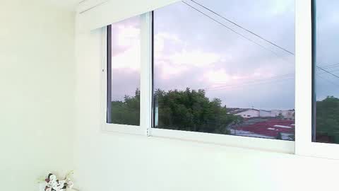 Victoria online show from 10/06/25, 10:56