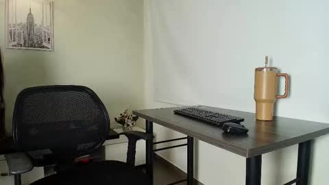 Victoria online show from 10/25/25, 11:07