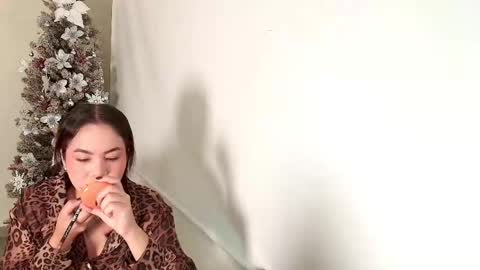 Victoria online show from 12/04/25, 10:46