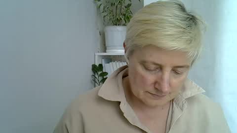 Snapshot of vea_motty chatting on 04/23/26, 12:29 vea_motty online show from 04/23/26, 12:29