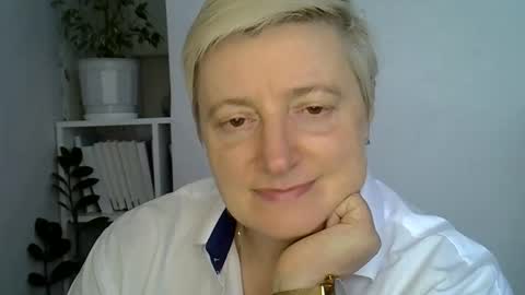 Snapshot of vea_motty chatting on 04/27/26, 03:54 vea_motty online show from 04/27/26, 03:54