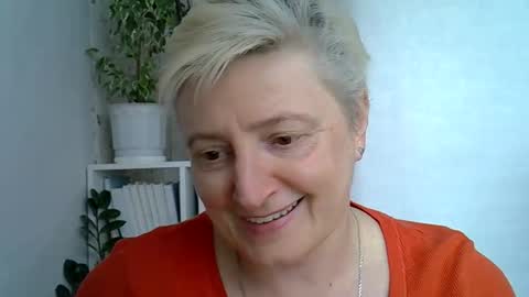 Snapshot of vea_motty chatting on 04/28/26, 10:20 vea_motty online show from 04/28/26, 10:20