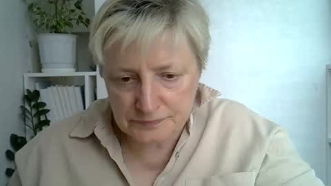 Snapshot of vea_motty chatting on 04/30/26, 11:27 vea_motty online show from 04/30/26, 11:27