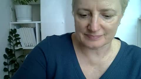 Snapshot of vea_motty chatting on 05/27/26, 10:45 vea_motty online show from 05/27/26, 10:45