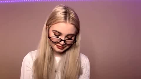 Monika online show from 11/27/25, 05:48