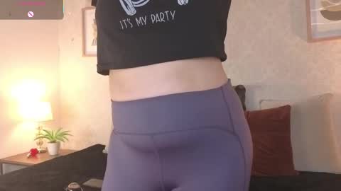 Vee Simons online show from 11/14/25, 07:45