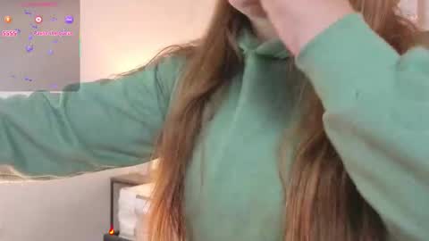 Vee Simons online show from 01/17/26, 08:01