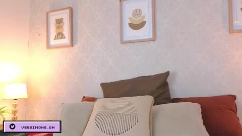 Vee Simons online show from 03/19/26, 07:51