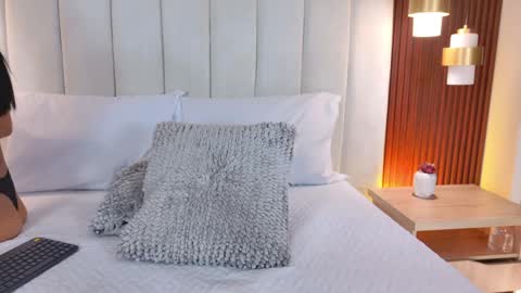 Mia brando online show from 04/11/26, 08:46