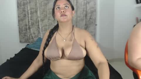 Snapshot of velaand_edwar01 chatting on 05/13/26, 12:30 VelaAndEdwa online show from 05/13/26, 12:30