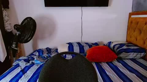 Snapshot of velk_hot1 chatting on 05/18/26, 01:17 velk_hot1 online show from 05/18/26, 01:17