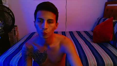 Snapshot of velk_hot1 chatting on 05/23/26, 04:44 velk_hot1 online show from 05/23/26, 04:44