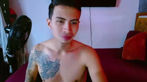 Snapshot of velk_hot1 chatting on 06/17/26, 01:01 velk_hot1 online show from 06/17/26, 01:01