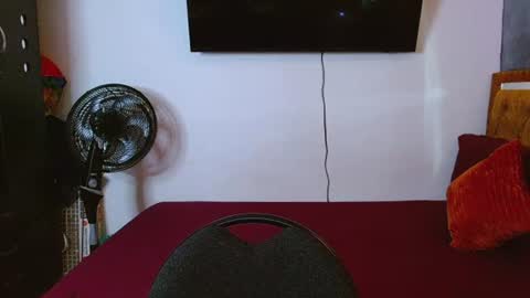 Snapshot of velk_hot1 chatting on 06/30/26, 12:28 velk_hot1 online show from 06/30/26, 12:28