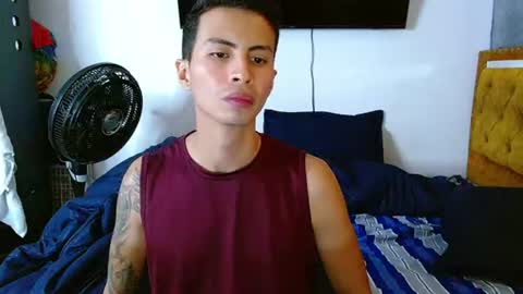 Snapshot of velk_hot1 chatting on 07/29/26, 01:53 velk_hot1 online show from 07/29/26, 01:53