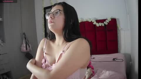 Snapshot of velma_star chatting on 07/16/26, 10:43 Velma online show from 07/16/26, 10:43