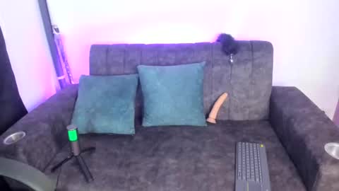 velmoon online show from 11/11/25, 06:41