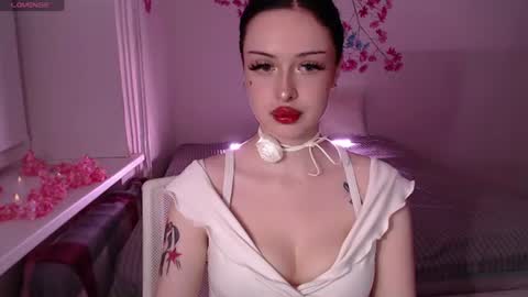 Snapshot of veloravexis chatting on 06/24/26, 06:18 Velora online show from 06/24/26, 06:18