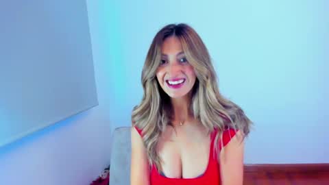 Snapshot of velourmuse chatting on 07/10/26, 11:07 Sara online show from 07/10/26, 11:07