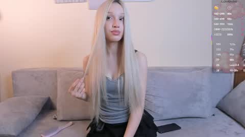 Snapshot of velourorbit chatting on 03/14/26, 05:35 Hi im Hannah online show from 03/14/26, 05:35