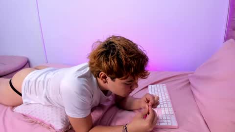 Snapshot of veluniliore chatting on 05/14/26, 03:08 Veluni online show from 05/14/26, 03:08