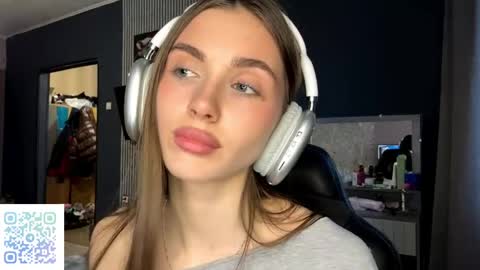 Nia online show from 03/26/26, 03:28