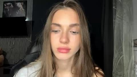 Nia online show from 04/20/26, 06:09