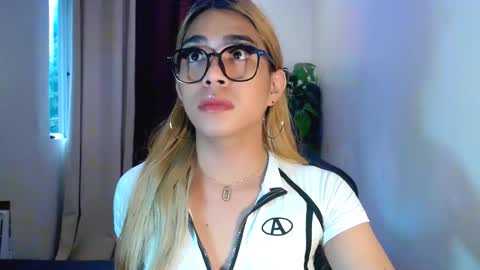 velvet_delux69 online show from 10/09/25, 10:30