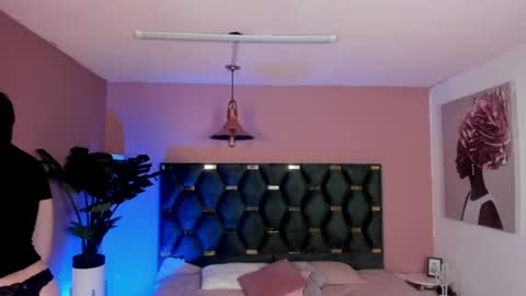 Snapshot of velvet_dreams_ chatting on 07/22/26, 11:35 Isabella online show from 07/22/26, 11:35