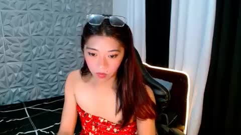 Snapshot of velvet_elise chatting on 07/14/26, 10:21 velvet_elise online show from 07/14/26, 10:21