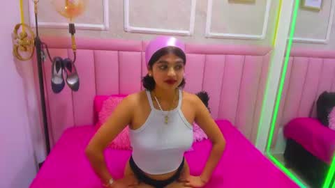 Snapshot of velvet_giirll chatting on 06/30/26, 04:46 velvet_giirll online show from 06/30/26, 04:46