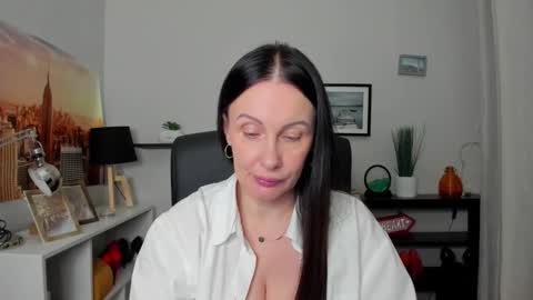 Jasmine online show from 10/08/25, 05:38