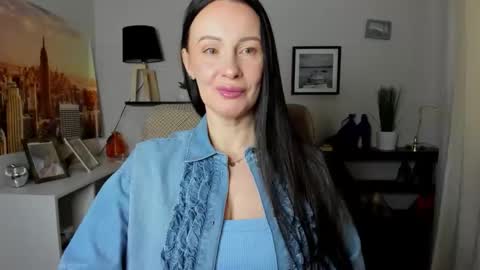 Jasmine online show from 02/19/26, 07:04