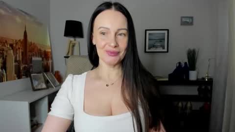 Jasmine online show from 03/06/26, 06:43