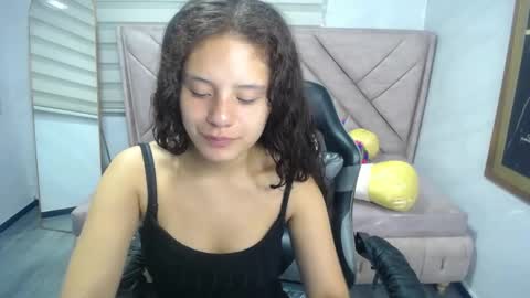 velvet_moon_v online show from 09/10/25, 01:11