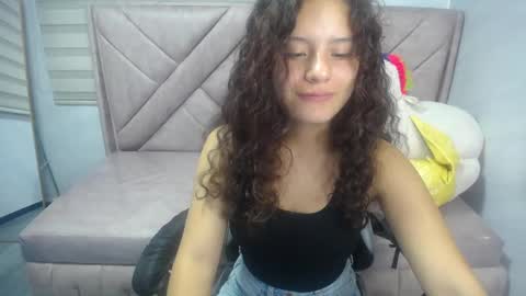 velvet_moon_v online show from 09/13/25, 01:33