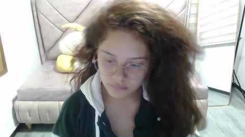 velvet_moon_v online show from 12/16/25, 01:16