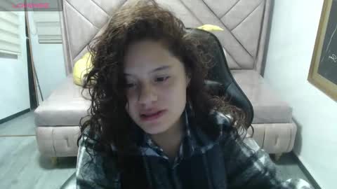 velvet_moon_v online show from 01/19/26, 01:04