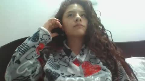 velvet_moon_v online show from 04/18/26, 07:58