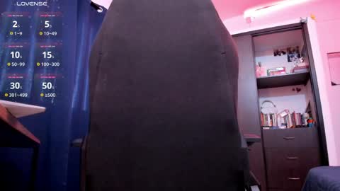 Snapshot of velvet_skyn chatting on 06/02/26, 01:57 juansito online show from 06/02/26, 01:57