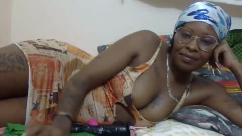 velvet online show from 02/02/25, 04:22