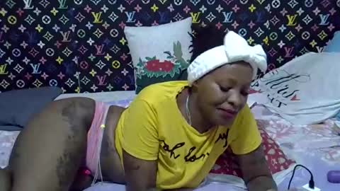 Snapshot of velvet_temptress chatting on 03/21/26, 05:45 velvet online show from 03/21/26, 05:45