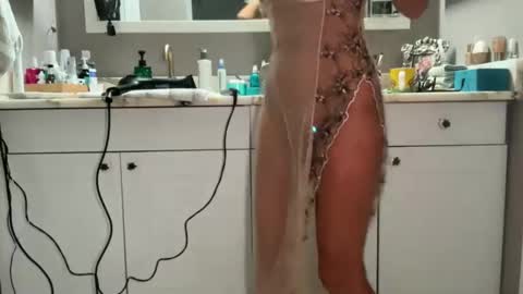 Snapshot of velvetbarbie chatting on 10/19/25, 05:46 VelvetBarbie online show from 10/19/25, 05:46