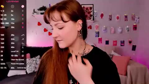 Snapshot of velvetcherry_ chatting on 07/22/26, 08:50 Mia online show from 07/22/26, 08:50