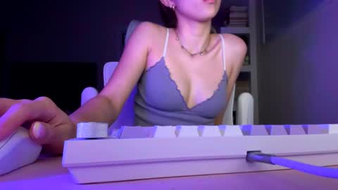 Snapshot of velvetfoxie chatting on 06/18/26, 05:51 velvetfoxie online show from 06/18/26, 05:51