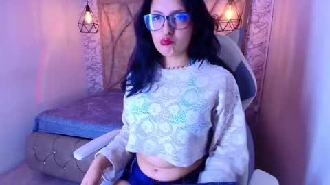 Snapshot of velvetluxe_ chatting on 11/14/25, 07:34 velvetluxe_ online show from 11/14/25, 07:34