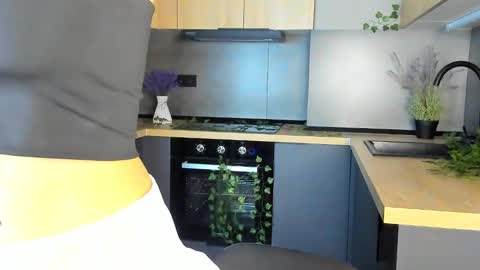 Kelly online show from 11/06/25, 06:58