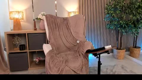 Velvet online show from 05/16/26, 10:36
