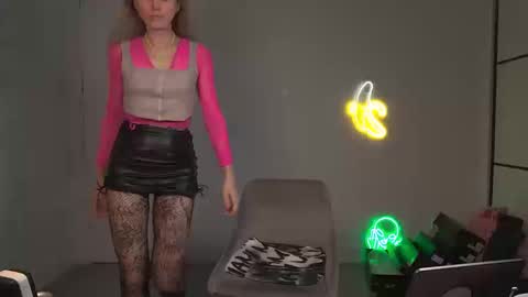 VelvetTGirl online show from 03/19/26, 09:30