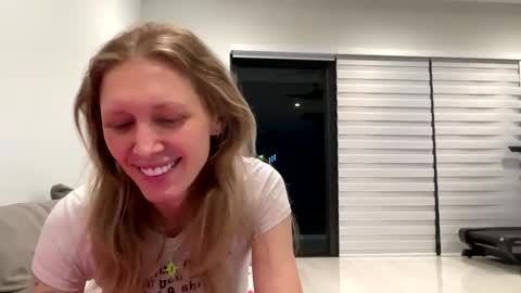 VelvetTGirl online show from 03/29/26, 07:08